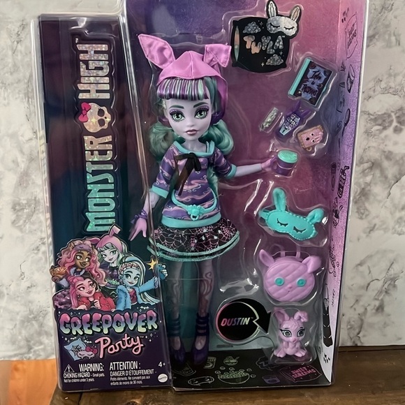 Monster High Twyla Creepover Party Fashion Doll New - Picture 1 of 12